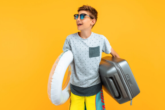 10 Tips Travel with Family and Learn a Language