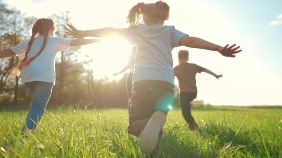 Summer Survival Kit 2025: For Calm, Happy Parents 🎒
